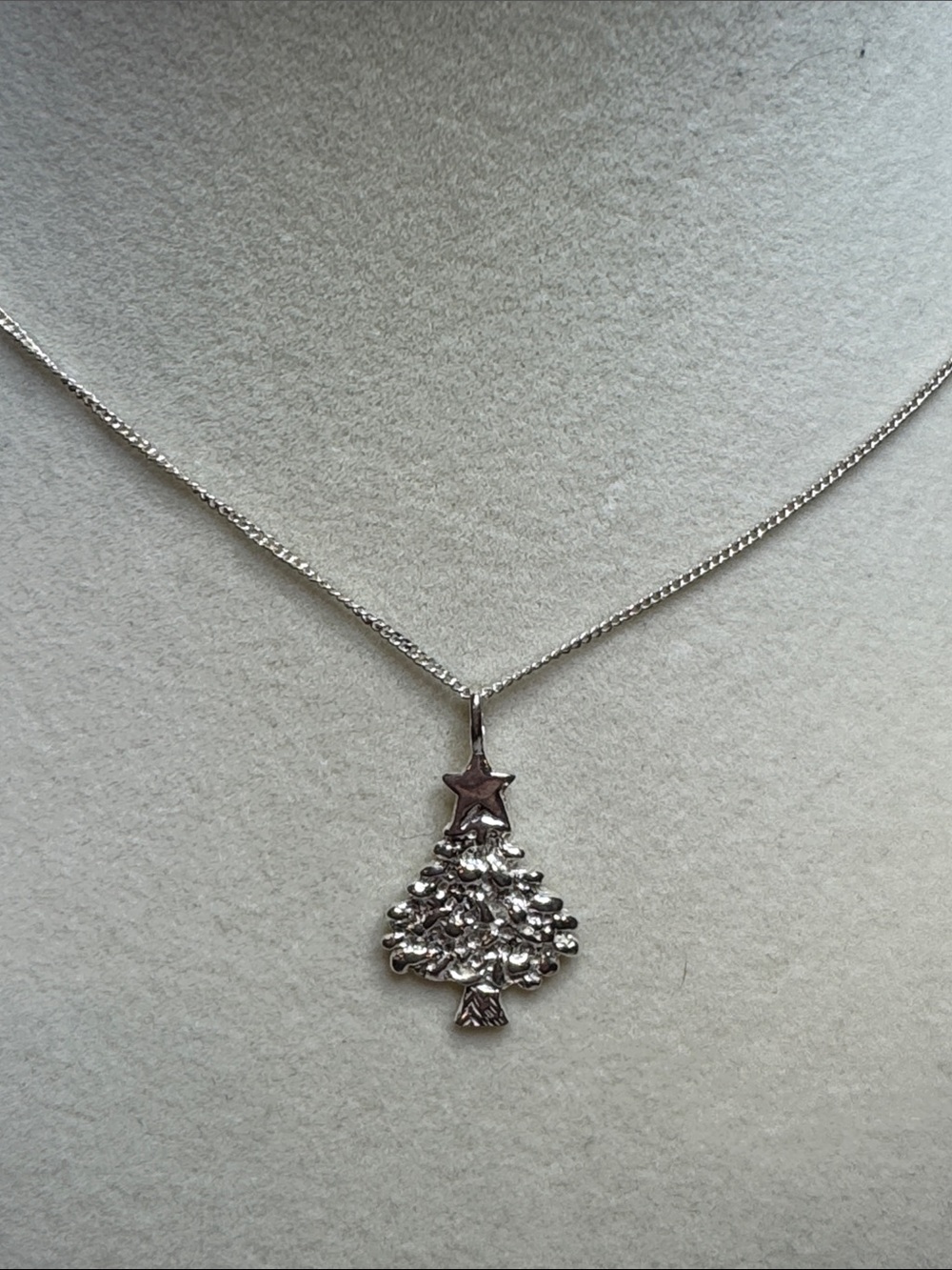 Sterling Silver Christmas Tree Pendant Necklace 925 Silver and chain 3.59 grams